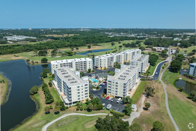 Foto aérea - Country Club Condominiums