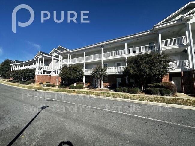 Building Photo - 9273 Meadow Vista Rd