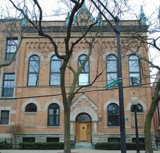 Building Photo - 443 W Eugenie St