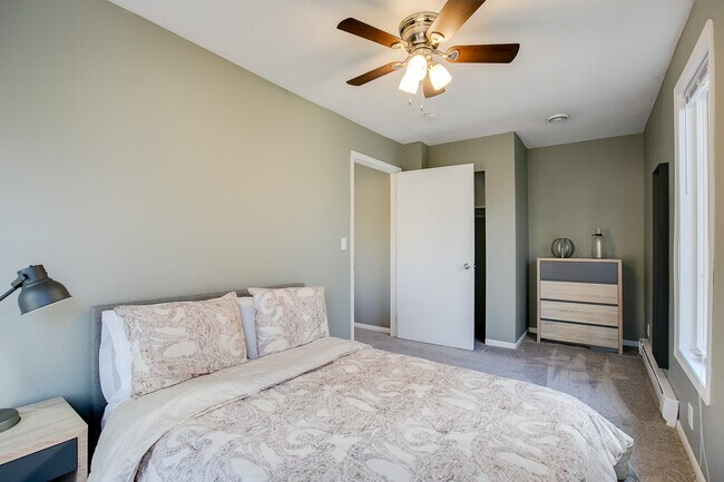 Bedroom 1 - 432 Wheeler St N