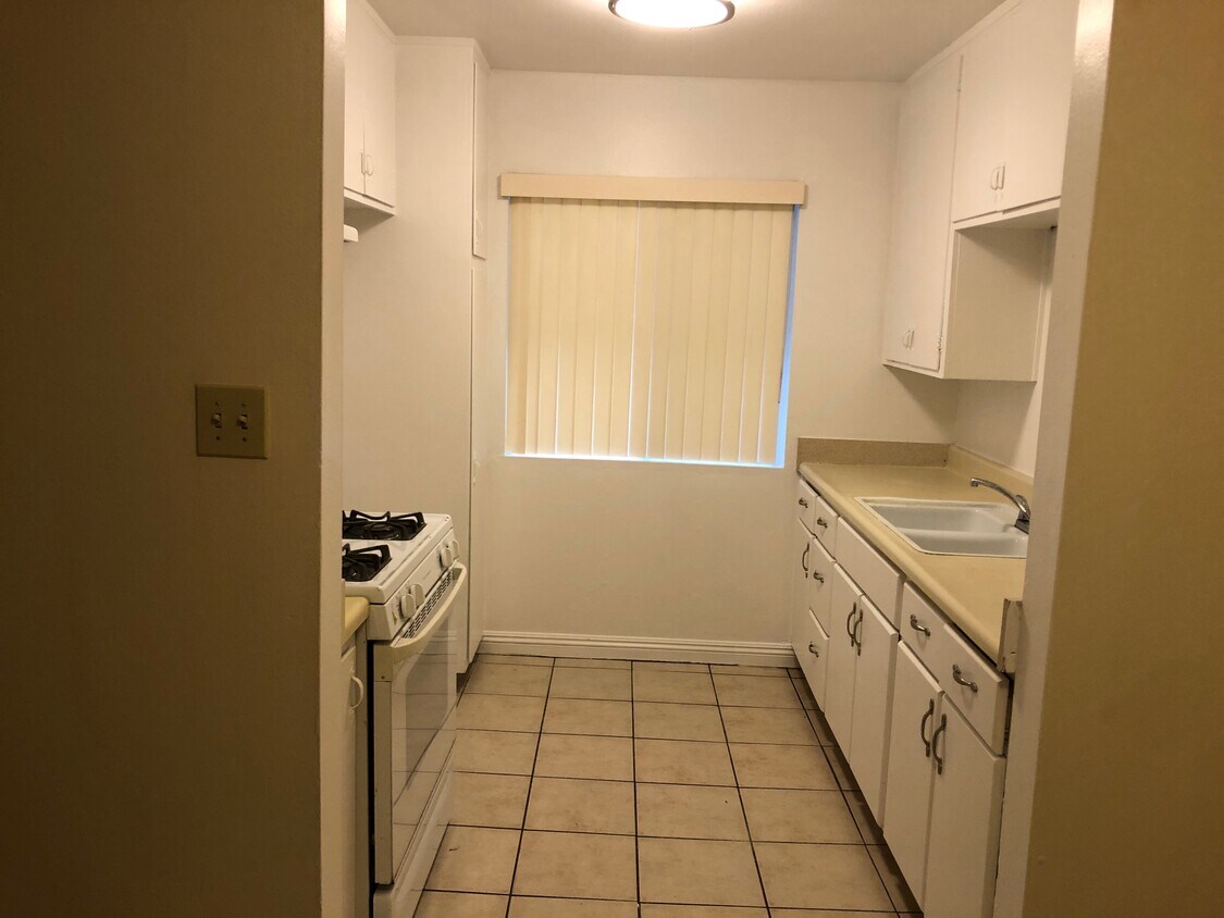 Unit 8 - Kitchen - 14021 Foothill Blvd