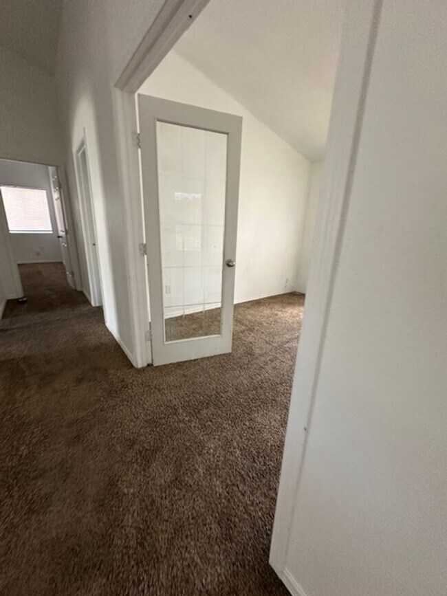 Building Photo - 3 Bedroom House for rent