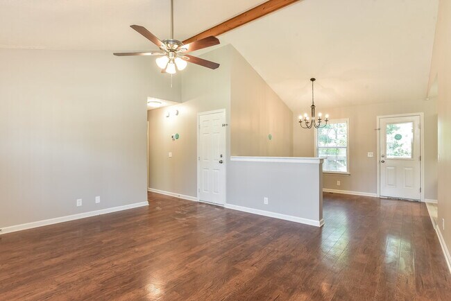 Foto del edificio - 4936 Deerhaven Dr