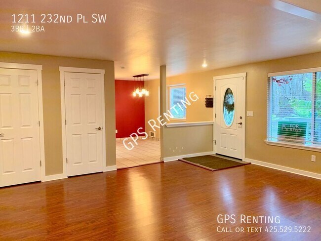 Foto del edificio - Beautiful updated 3/2 rambler in Northshor...