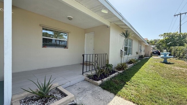 Building Photo - 1302 S Federal Hwy