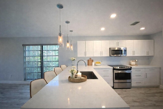 Foto del edificio - 21766 Cypress Dr