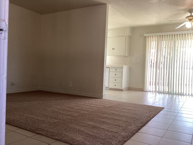 Foto del edificio - 4424-4426 E Dakota Ave