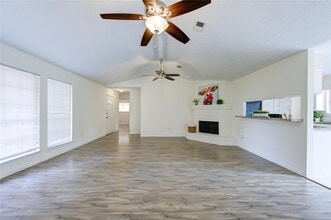 Building Photo - 950 Grand Jct Dr