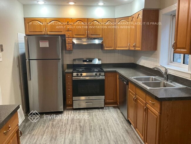 Building Photo - 5431 S Natoma Ave