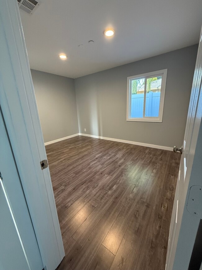 Building Photo - 17549 Blythe St
