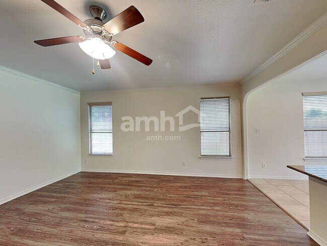 Foto del edificio - 14113 Silkwood Dr