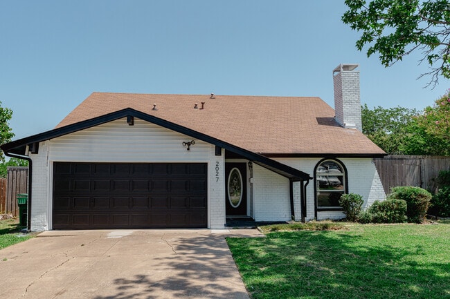 Photo - 2027 Lucerne Cir House