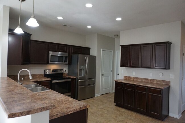 Foto del edificio - 3 Bedroom 2.5 Bathroom with a Bonus Room located in The Cottages at Petersburg Subdivision, Richl...