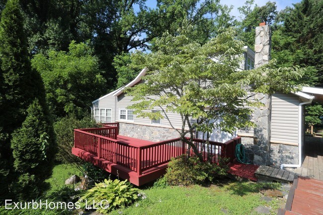 Building Photo - 4 br, 3 bath House - 363 Hall Rd