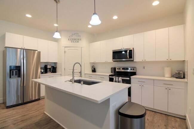 Foto del edificio - FURNISHED 3 Bedroom, 2 Bath Home in West Richland