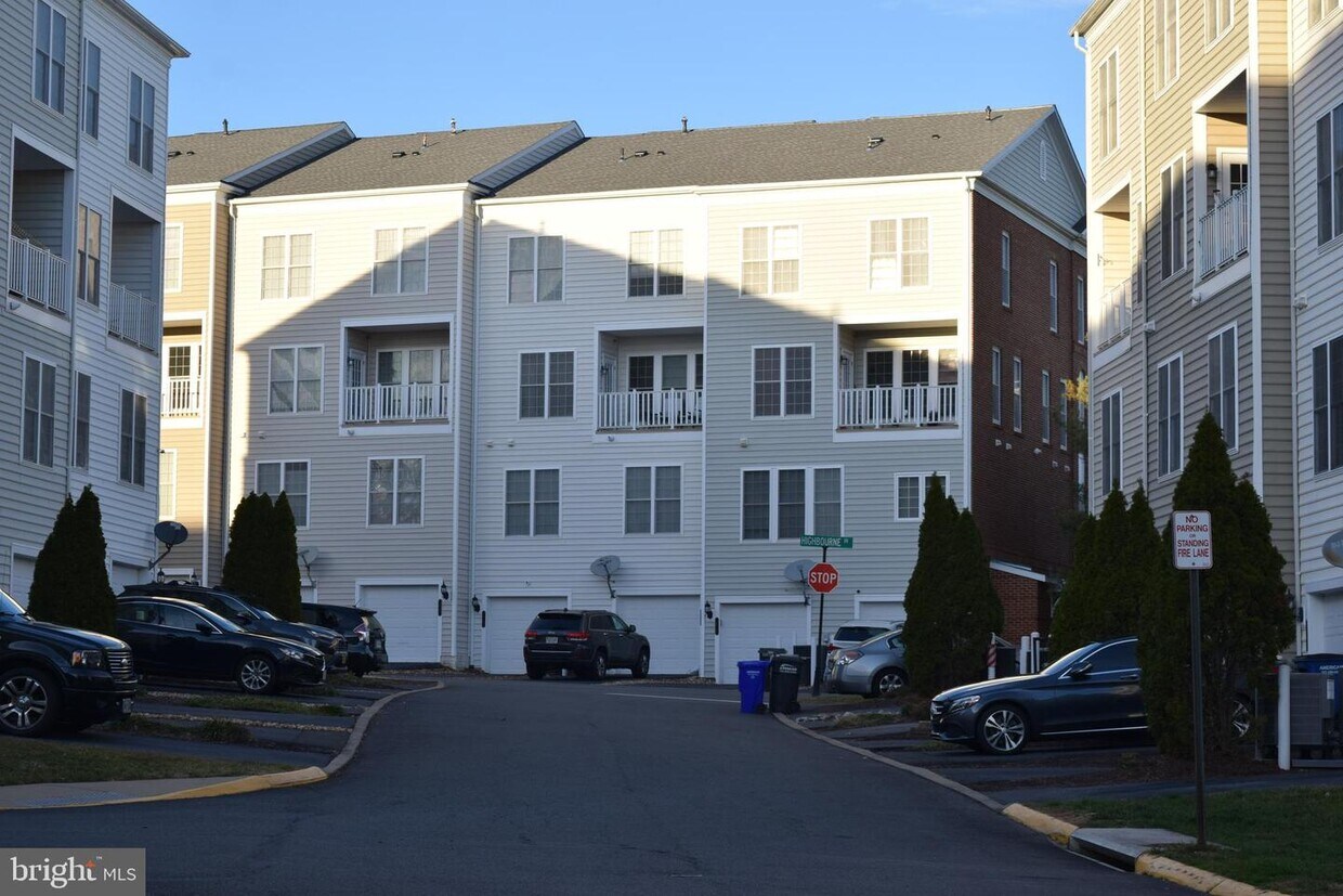 2251 Oberlin Dr, Woodbridge, VA 22191 Townhome Rentals in Woodbridge