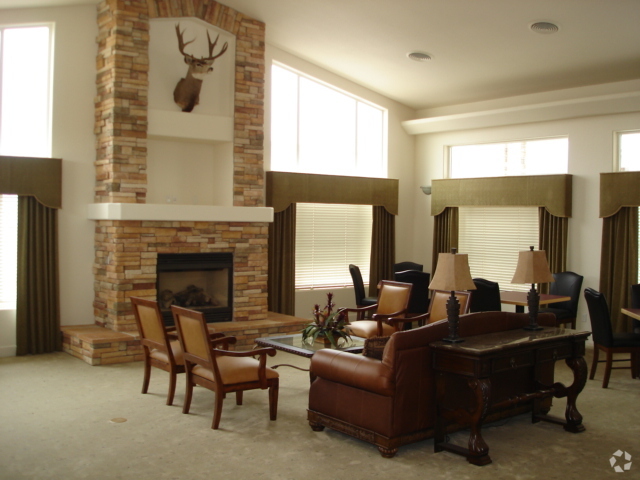 Lobby Photo - Bentley Commons Apartments