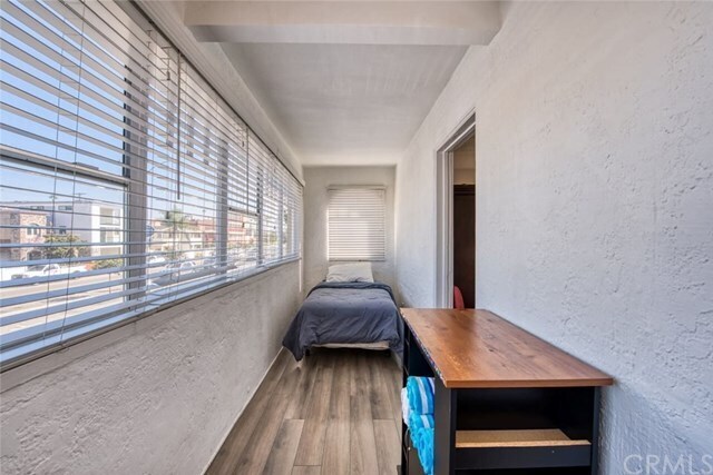 Foto del edificio - 1825 W Balboa Blvd