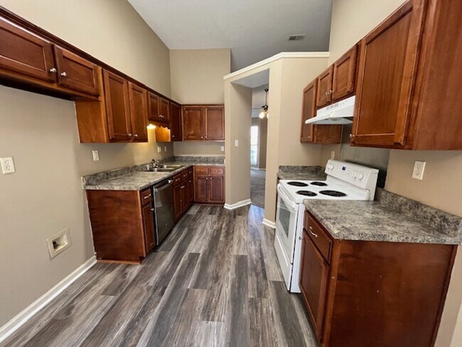 Building Photo - Renovated 2 Bedroom 2 Bath Home for Rent!