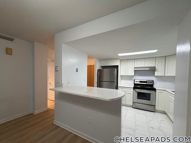 Foto del edificio - 165 Cottage St