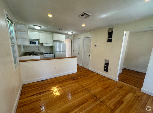 Building Photo - 10 Cheever Ct