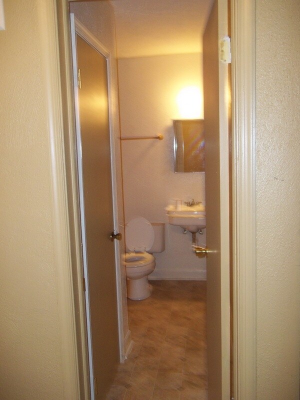 Foto del edificio - 1137 N Cameron Ave