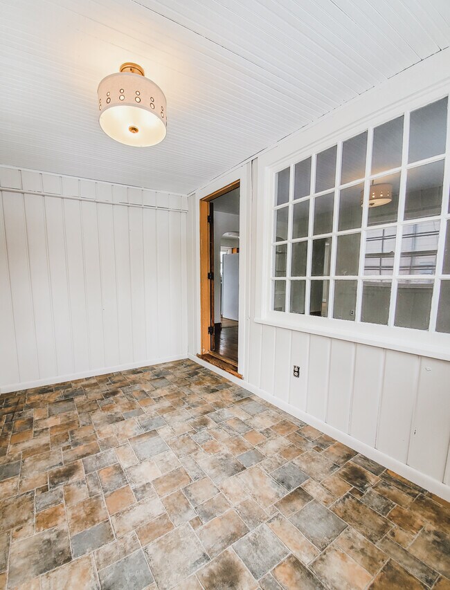 Mudroom - 807 Northwestern Ave