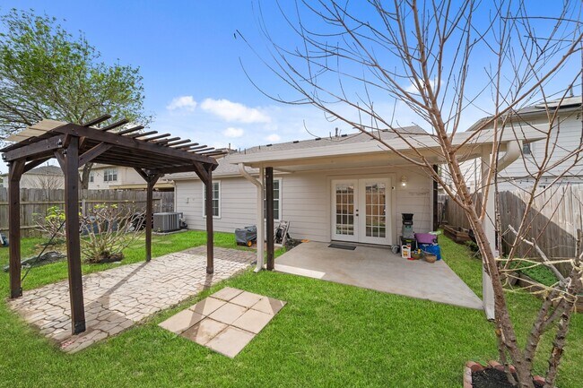 Foto del edificio - 5726 Westminster Village Dr