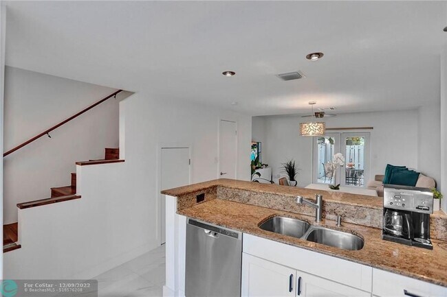 Building Photo - 1953 NE 15th Ave