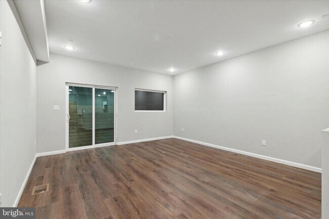 Foto del edificio - 1230 N Marshall St