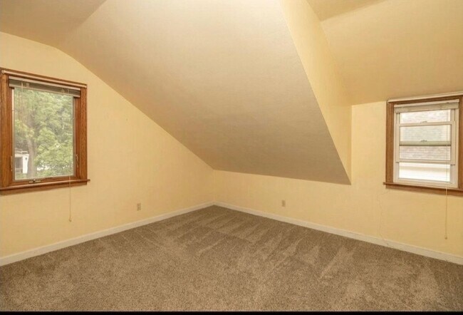 Dormitorio 02 (3 m x 3,5 m) - 1126 7th Ave SE