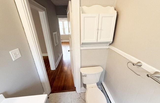 Building Photo - 415 Probasco St