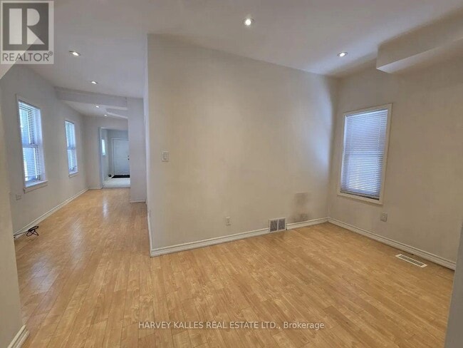 Building Photo - 19 Rogers Rd