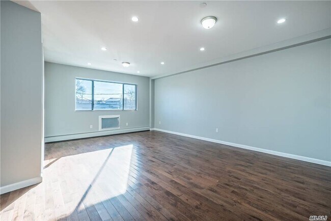 Foto del edificio - 172-35 Baisley Blvd