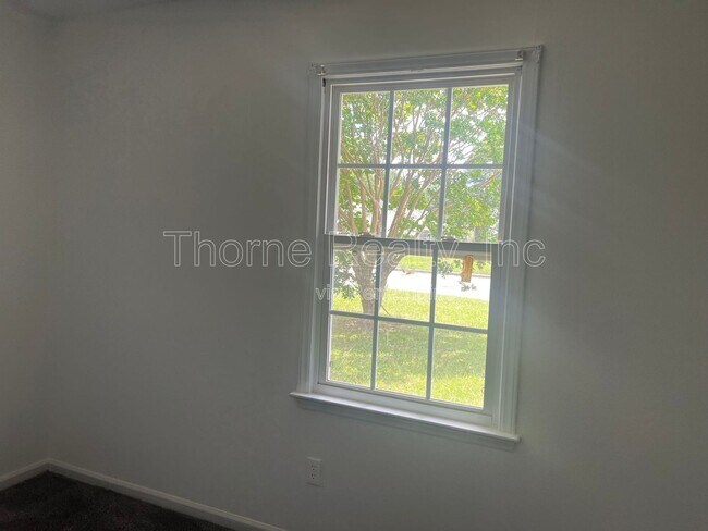 Foto del edificio - 200 Barnhill Ave