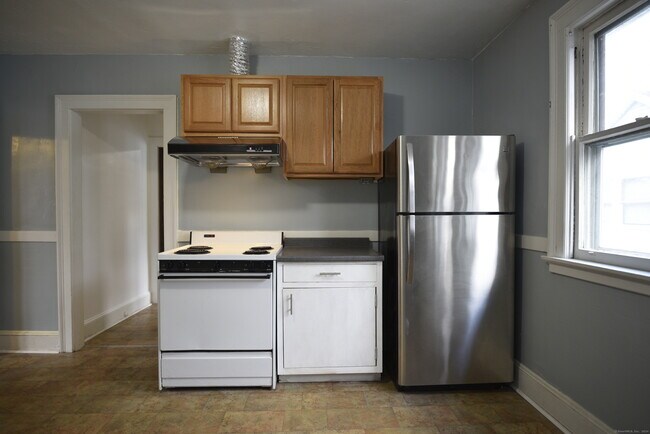 Foto del edificio - 214 Quaker Ln S