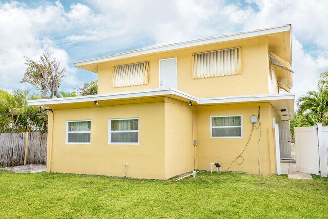 Foto del edificio - 256 NE 13th St