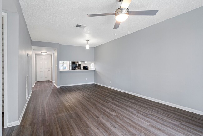 Interior Photo - Willow Square Apartments