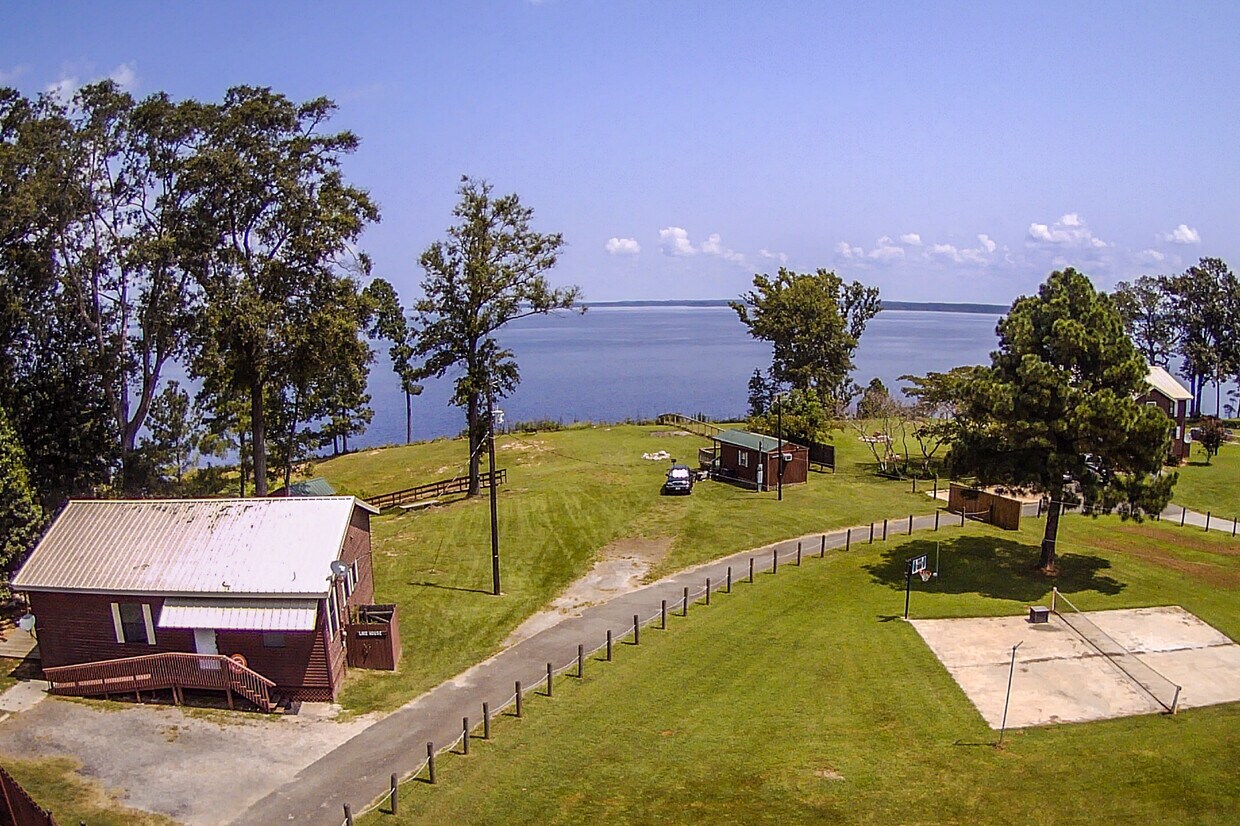 Primary Photo - 4465 Carters Ferry Rd E