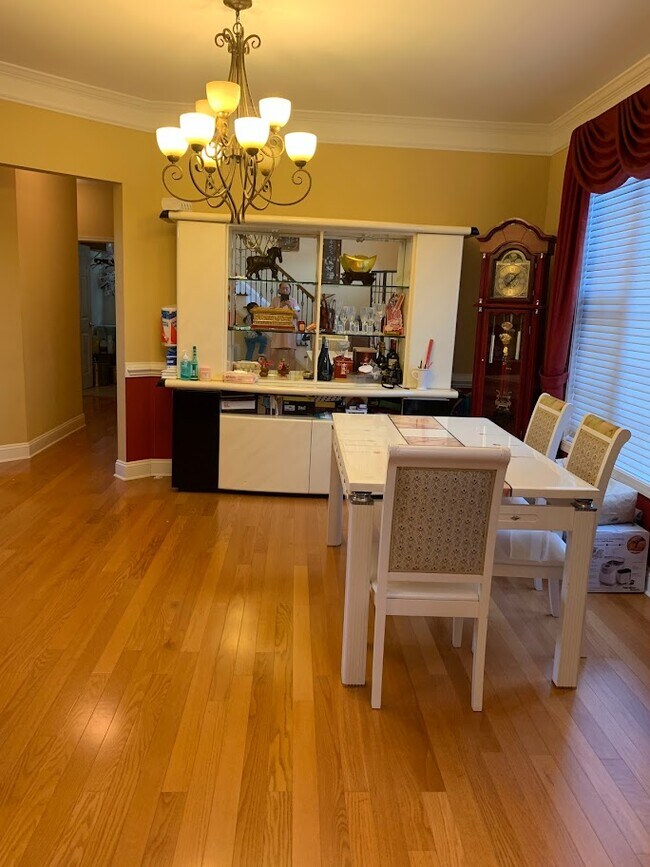 Foto del edificio - 6007 Windsor Cir