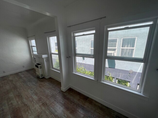 Foto del edificio - 4108 Marathon St