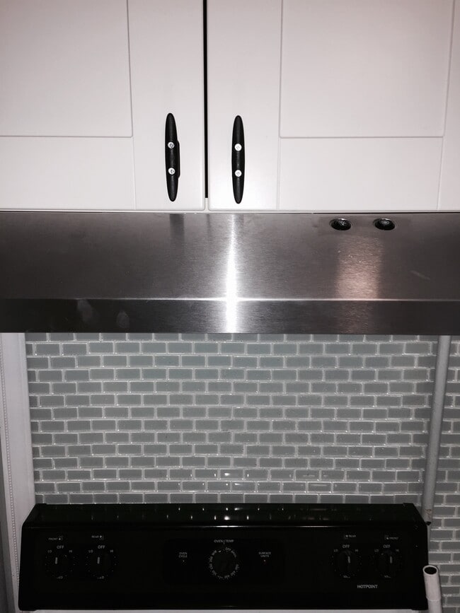 Building Photo - 15 Carey St