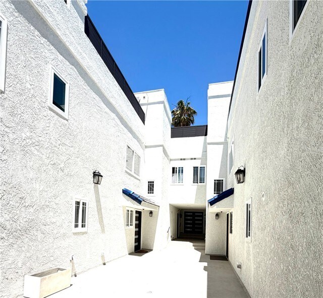 Foto del edificio - 425 S Catalina Ave