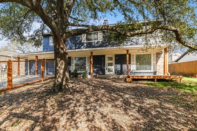 Building Photo - 7105 Meadowood Dr