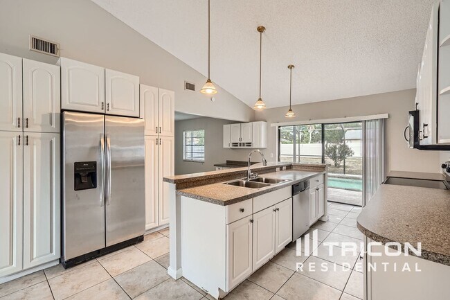 Building Photo - 10206 Deepbrook Dr