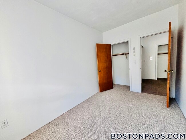 Building Photo - 111 Norway St