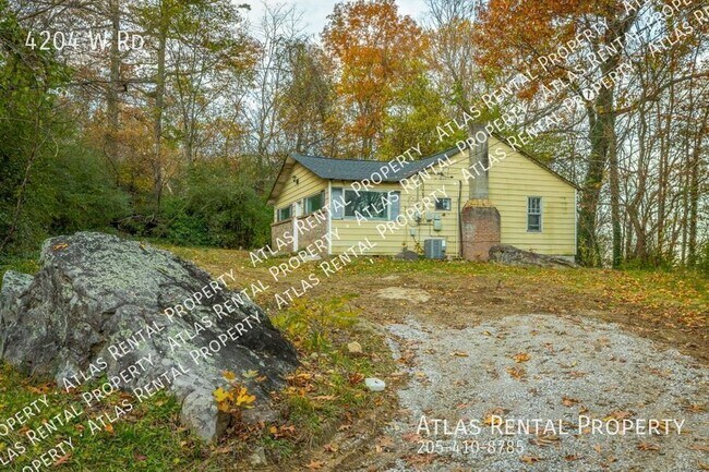 Building Photo - 4204 W Rd-
