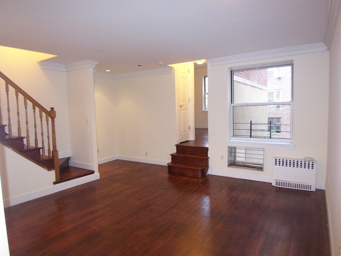 Primary Photo - 55 E 77th St