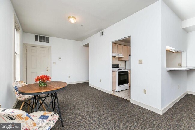 Foto del edificio - 828 S Charles St