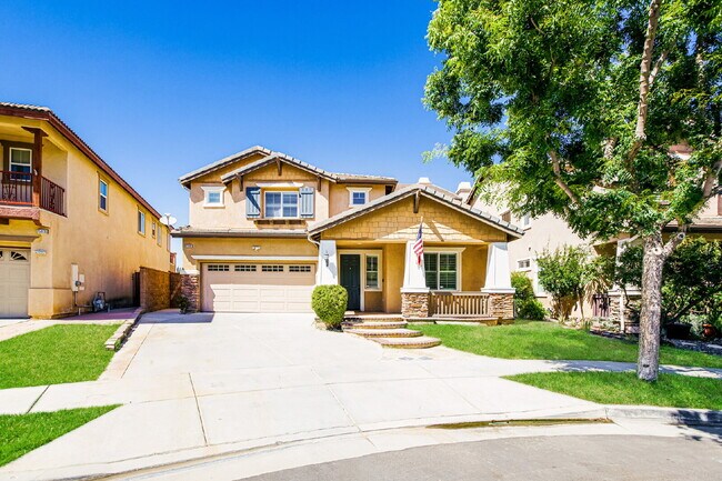 Foto del edificio - Experience Scenic Luxury in This Spectacular 4-Bed+Office/4-Bath Home Within the Exclusive Sycamo...